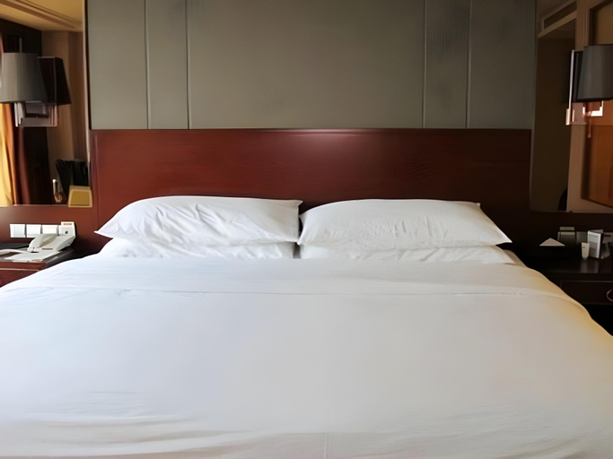 Bedroom 3, Kunming Golden Eagle Summit Hotel, Kunming
