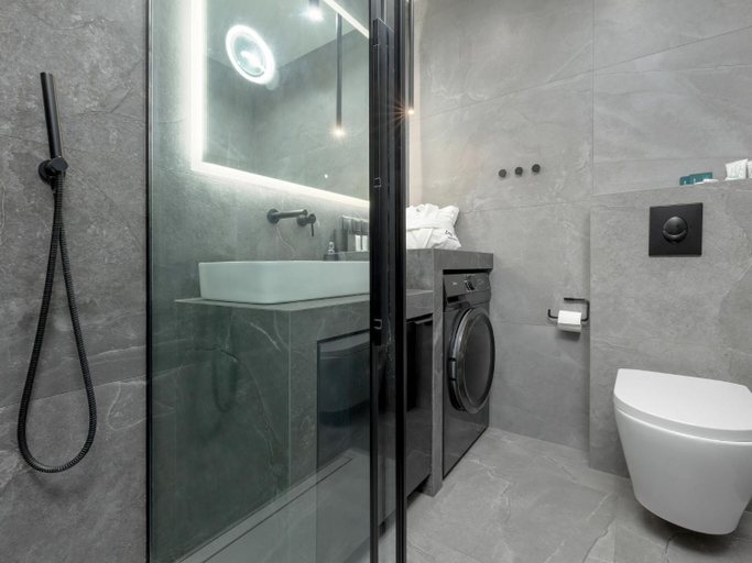 Bathroom 4, Comfortable apartment with pool and sauna, Kamień