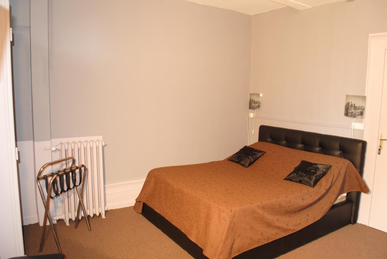 Bedroom 2, Taverne de la paix, Orne