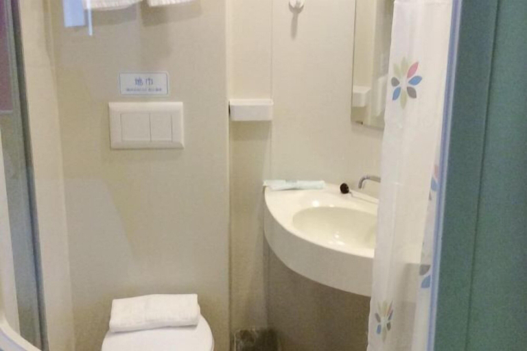 Bathroom 4, 100 Inn (Shanghai Pudong Lingang University Town store), Shanghai