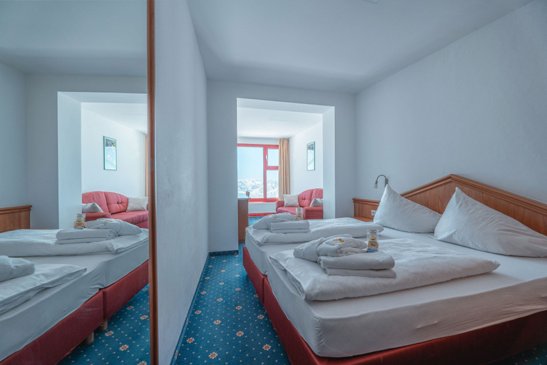 Bedroom 2, Glacier Hotel Grawand, Bolzano