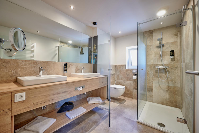 Bathroom 3, Landhotel Moorhof, Freyung-Grafenau