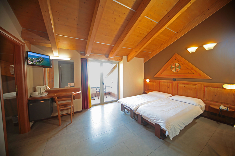 Bedroom 3, Smeraldo, Brescia