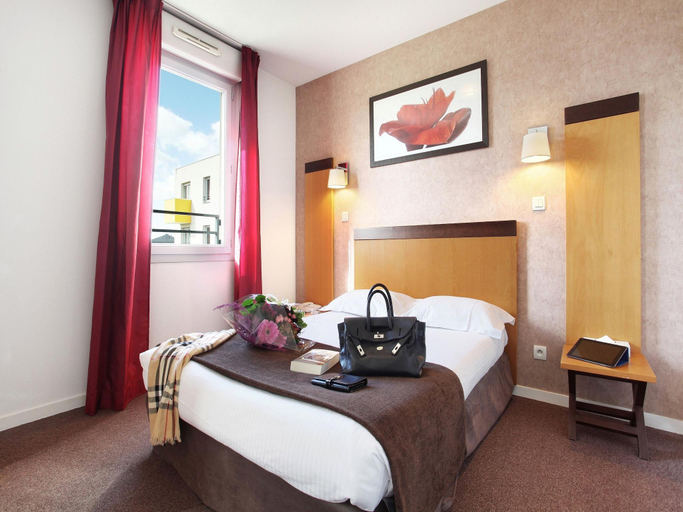 Bedroom, Apartment in Lyon near Bioparc, Rhône