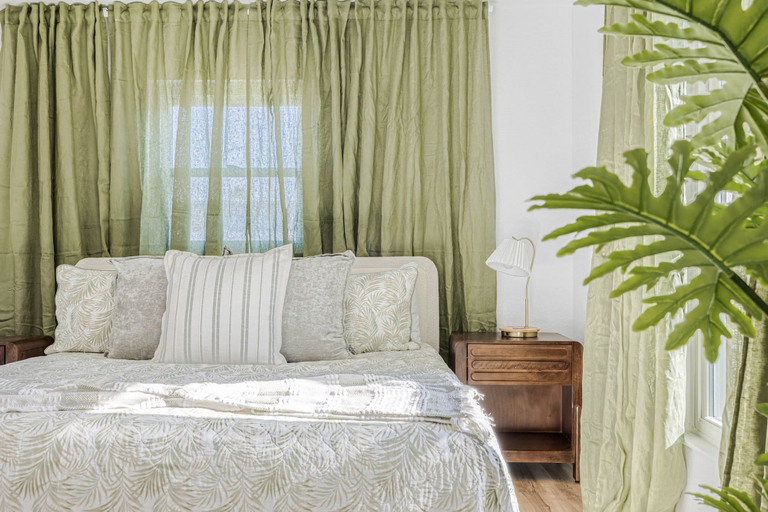 Room 2, Castaway Cottage Near IMG and Beaches, Manatee