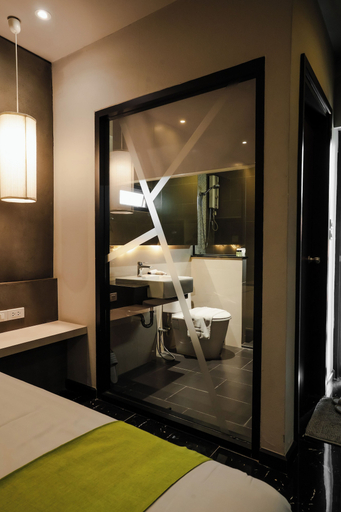 Bathroom 3, 3 Season, Muang Chiang Mai