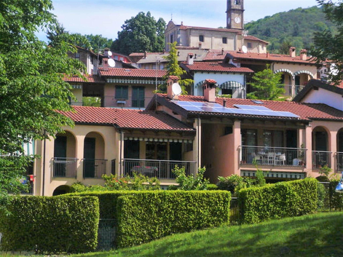 Exterior & Views 1, Apartment near Lago Maggiore and Lugano, Varese