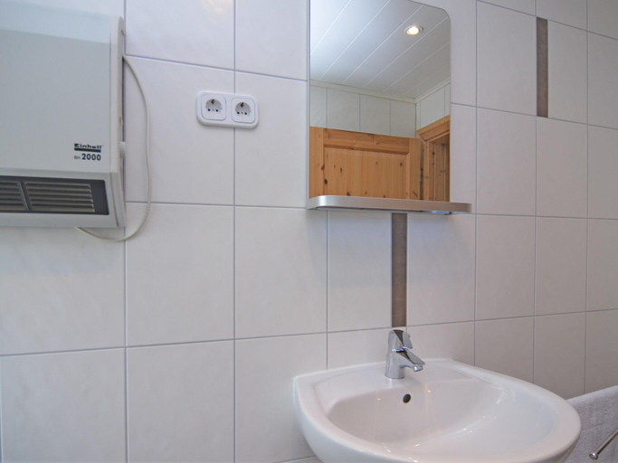 Bathroom 3, Wohnung im Sauerland mit Terrasse, Hochsauerlandkreis