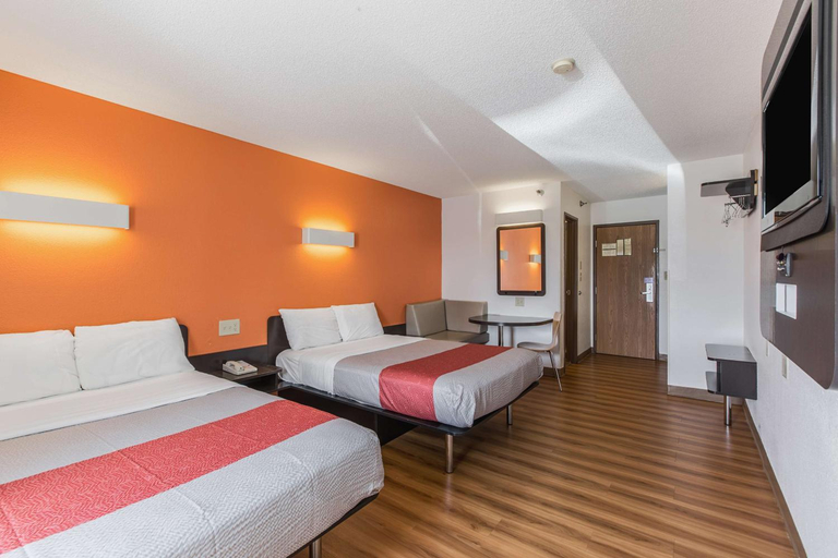 Bedroom 3, Motel 6 Omaha, NE - Central, Douglas