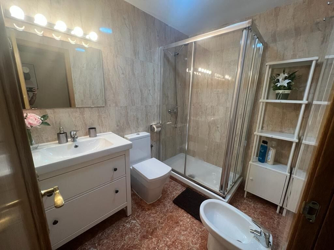 Bathroom 2, Rooms Barco, Madrid