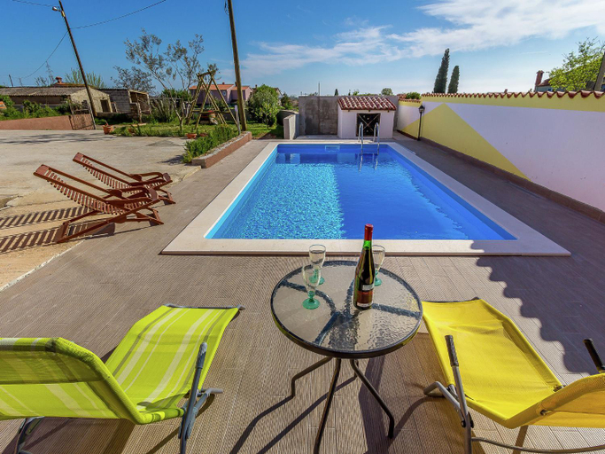 Sport & Beauty 2, Holiday Home in Galizana with Private Pool, Vodnjan
