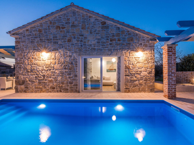 Others 4, Private Pool Villa in Sukosan, Sukošan
