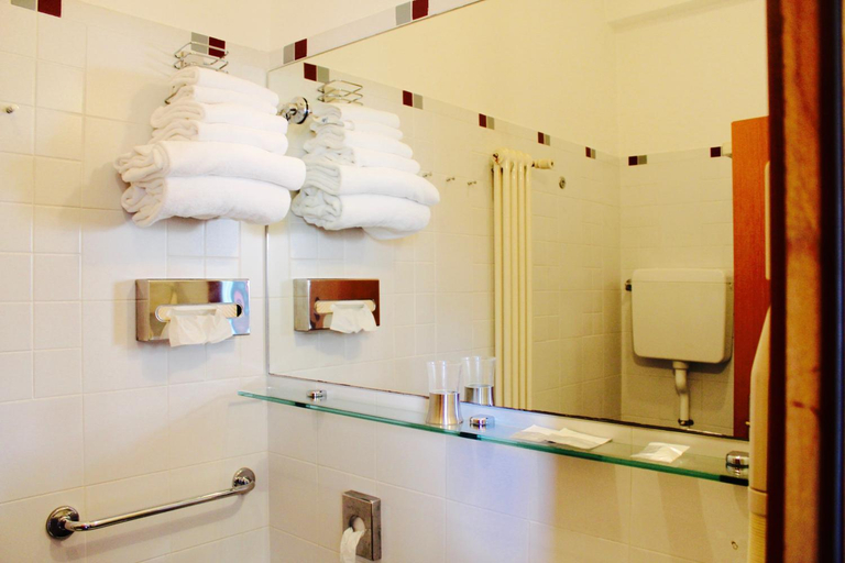 Bathroom 4, Hotel Arcangelo, Rimini
