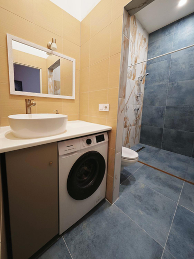Bathroom 3, Old Town Apartment, Riga
