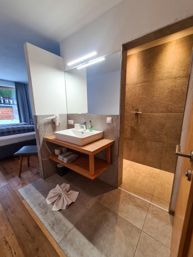 Bathroom 3, Alpenzeit, Landeck