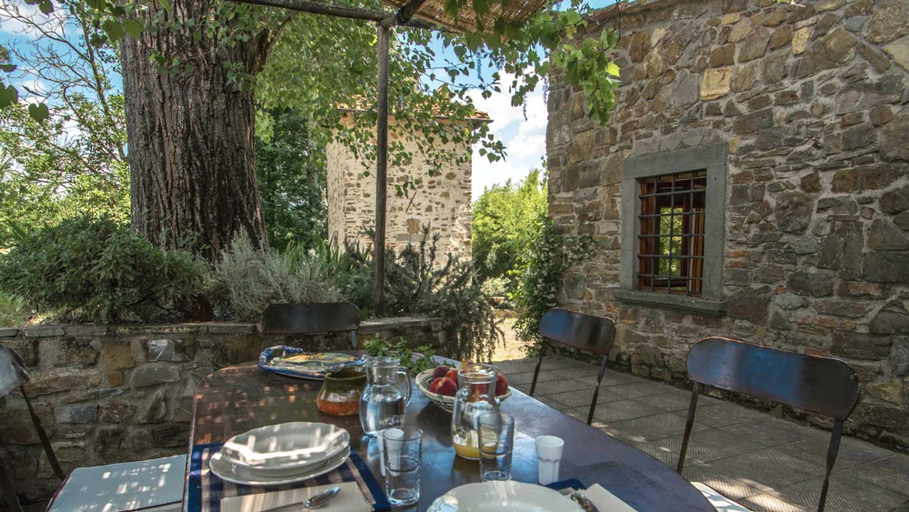 Room 5, w Historic Tower w Private Pool Near Florence, Florence