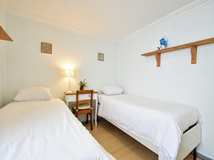 Bedroom 3, Luxury Pool Villa in Goesnes, Namur