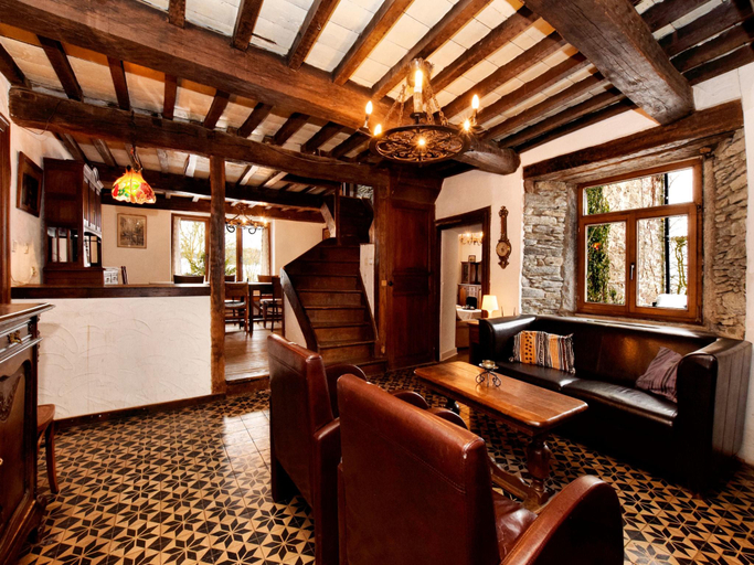 Others 5, Spacious Stay, Tenneville, Luxembourg
