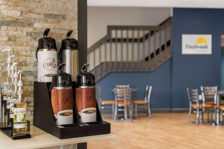Food & Drinks 5, Days Inn&Suites By Wyndham Lancaster Amish Country, Lancaster
