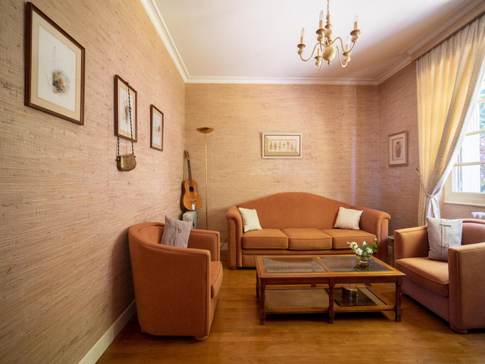 Others 5, Quaint Holiday Home with Garden, Dordogne