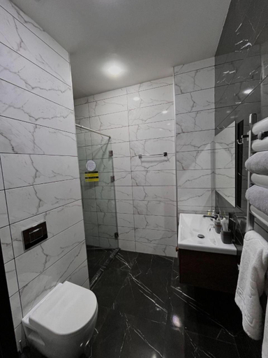 Bathroom 3, Hillmond Hotel, Baku