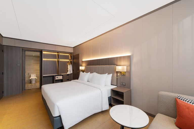 Bedroom 3, HARRIS Hotel & Suites Nagoya Batam, Batam