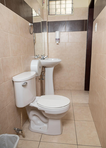 Bathroom 3, Hotel Internacional Palmerola, Comayagua