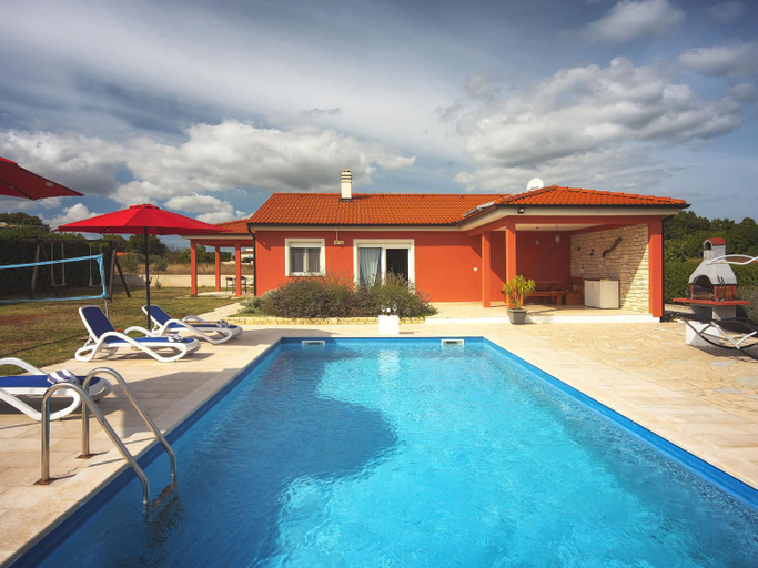 Sport & Beauty 2, Villa in Barban near Beach Pool, Barban