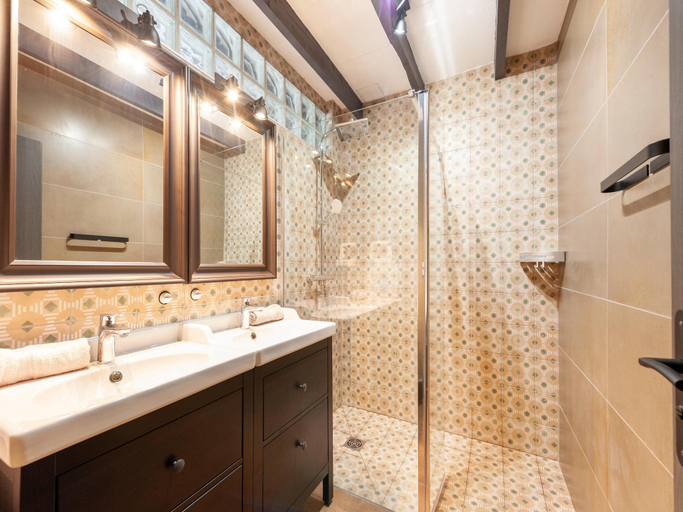 Bathroom 4, Villa in Callian with Heated Pool and Golf Nearby, Var