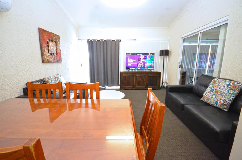 Others 3, Boulevarde Motor Inn, Wagga Wagga - Pt A