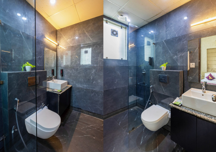 Bathroom 4, Hotel Fortune Inn by ASPL, Gautam Buddha Nagar