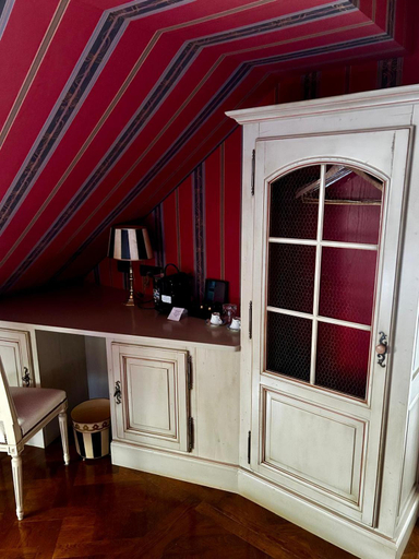 Others 5, Hotel le Manoir du Soldat, Moselle