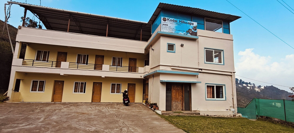 Exterior & Views