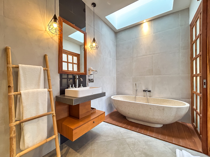Bathroom 5, Villa Sudut Padi Ubud by Omkara Experience, Gianyar