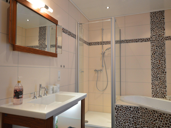 Bathroom 3, Grosses Ferienhaus fuer 8 Personen, Manderscheid, Bernkastel-Wittlich