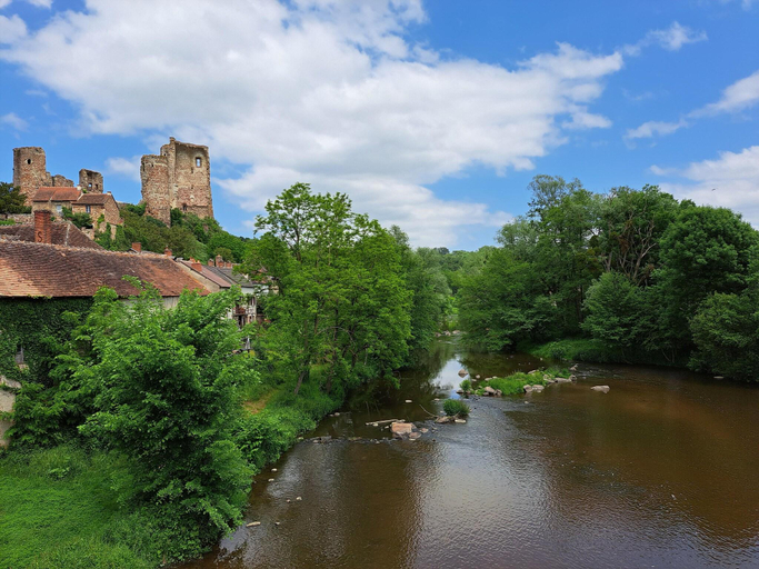Others 4, Comfortable holiday home with spacious garden, Allier