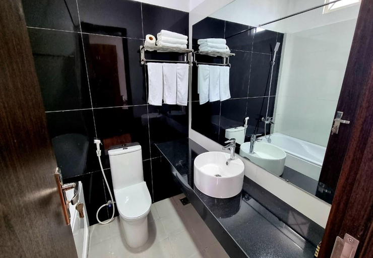 Bathroom 3, Golden Star Villa Hue, Huế