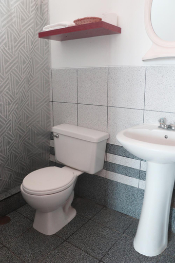 Bathroom 4, Hotel Los Delfines De Chicama, Ascope