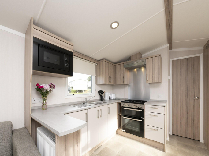 Others 5, Sunsaver Caravan by Belvilla, Cornwall
