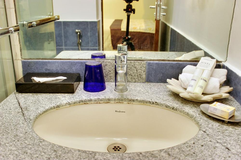 Bathroom 4, juSTa Indiranagar, Bangalore