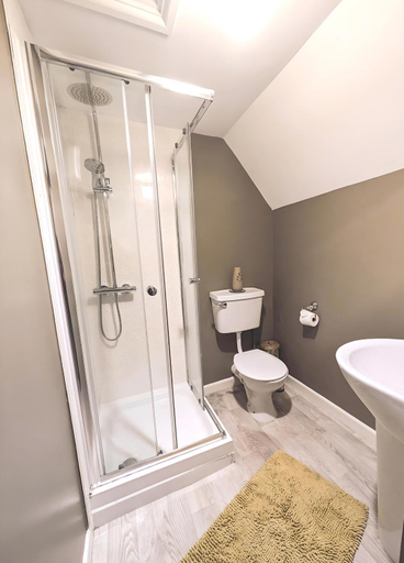 Bathroom 3, The Swan, South Gloucestershire