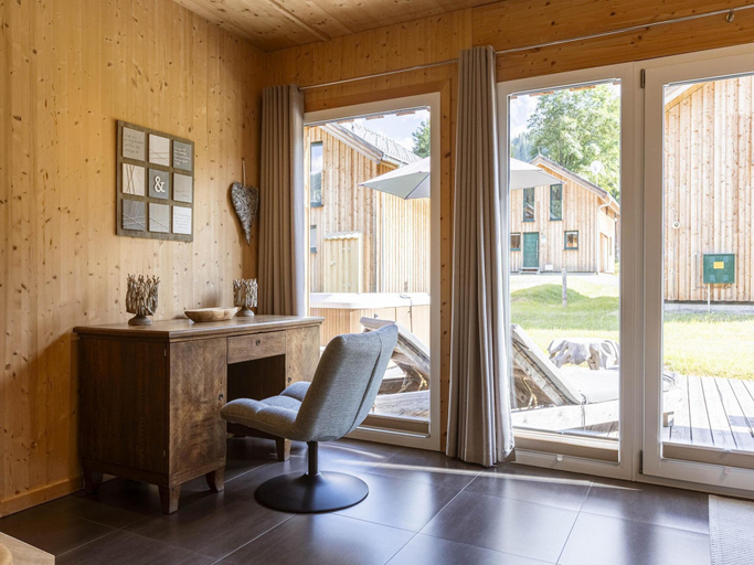 Others 5, Spacious chalet with hot tub, Murau