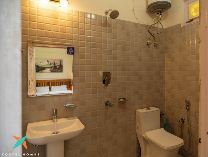 Bathroom, Zostel Homes Rajgundha, Kangra
