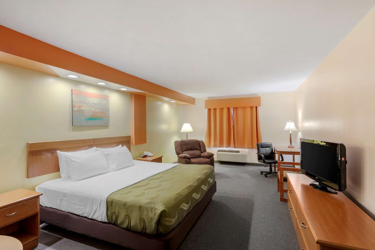 Bedroom 3, Quality Inn (Hamilton) AL, Marion