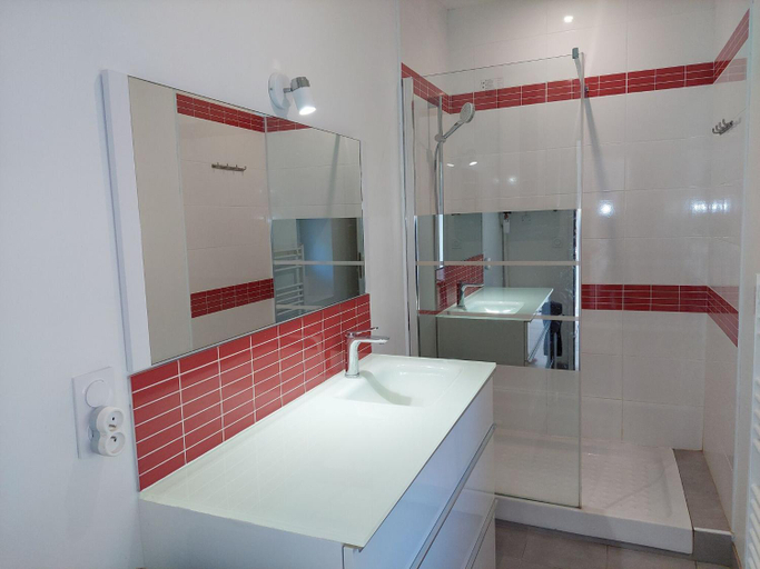 Bathroom 2, Stone House in Plouarzel near Sandy Beaches, Finistère