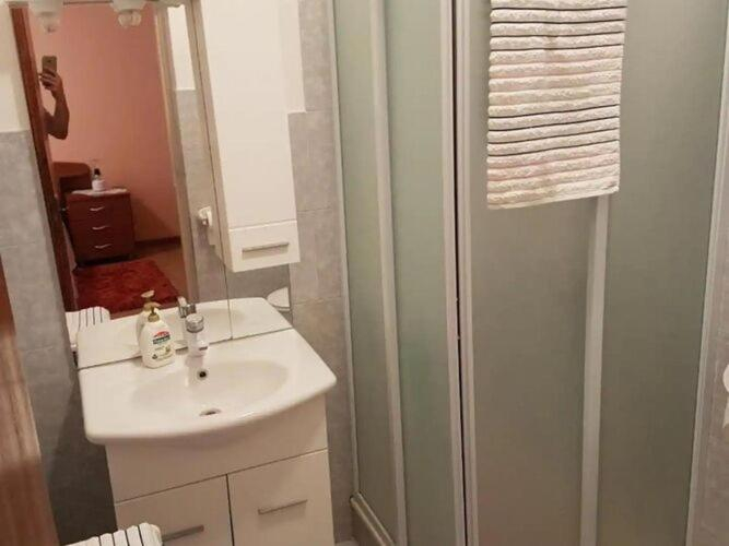 Bathroom 3, Apartment Tina - One Bedroom Apartment with Terrace, Smokvica