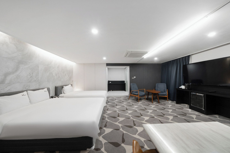 Bedroom 3, Haydn Hotel, Busanjin