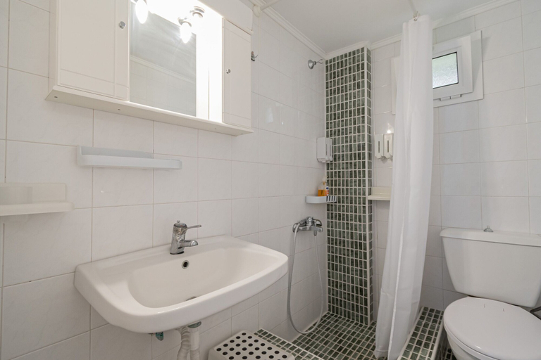 Bathroom 4, Magdalini's Seaview House - Pefkohori, Central Macedonia