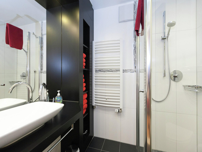 Bathroom 4, Wohnung in Ruhmannsfelden mit Hallenbad, Regen
