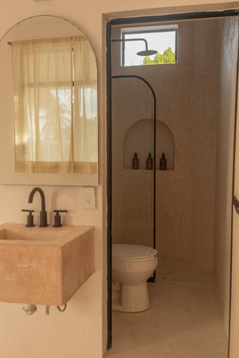 Bathroom 5, La Punta Ocean Breeze Suites - Palapa Suite, Dist. Pochutla